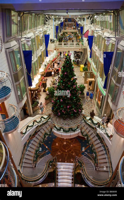 Actualiser 93+ imagen christmas on royal caribbean cruise - fr ...