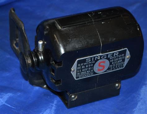 SINGER SEWING MACHINE MOTOR W/MOUNT 110-120V SERVICED TESTED RUNS STRONG