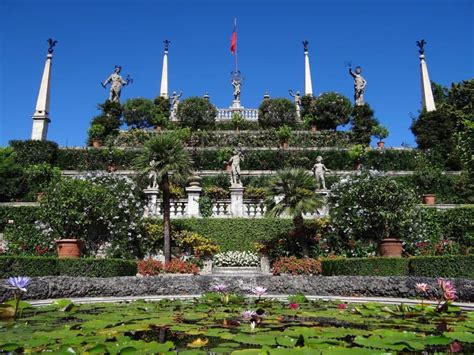 20 Exquisite Gardens From Around The World That Will Take Your Breath Away