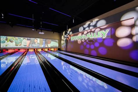 The must-visit bowling alleys in Phoenix - Lost In Phoenix