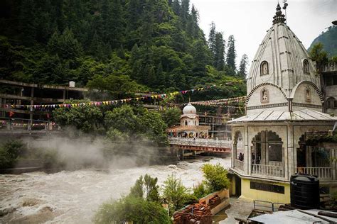 Manikaran Gurudwara, Manali | The Hot Spring of Himachal - Holidify