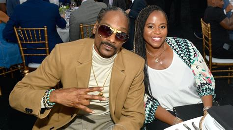 Snoop Dogg Wife 2022