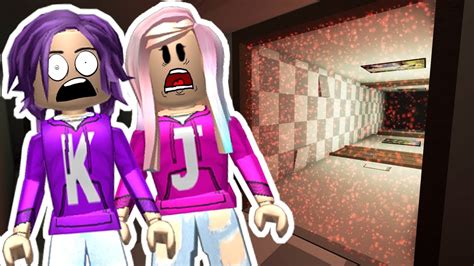 CAN WE ESCAPE THE SCARY MAZE?!?! / Roblox Horror Map - YouTube