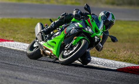 2024 Kawasaki Ninja ZX-6R Gets Updated 636cc Engine, Brakes, Styling ...