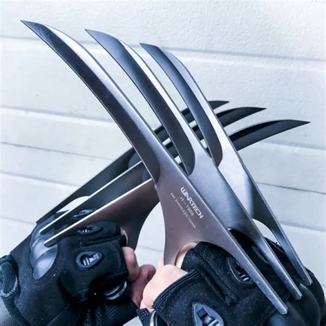 X-Men Wolverine Claws (Blades) - High Quality Replica - BUDK.com