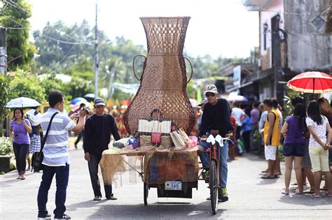 ‘Lubid’ takes center stage in town fiesta | Inquirer News