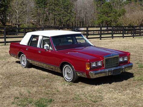 1989 Lincoln Town Car Signature Series