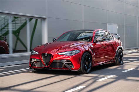 Alfa Romeo dévoile la Giulia GTA