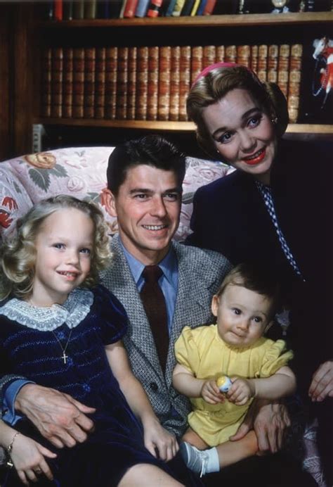 Jane Wyman, Ronald Reagan and their two children #Actress #RonaldReagan ...