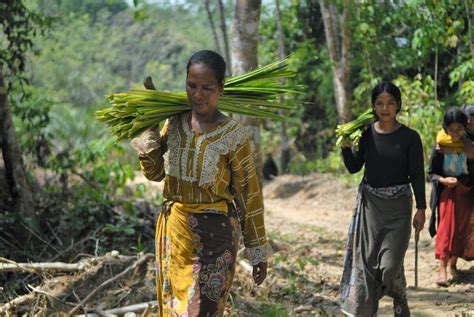 Masyarakat Adat: Bukan Sekadar Tanah dan Uang - ITS News