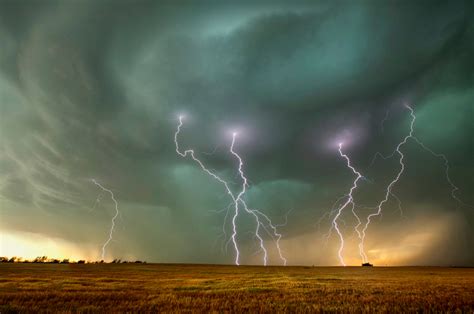 Lightning Barrage, Oklahoma Panhandle – Roger Hill Photography