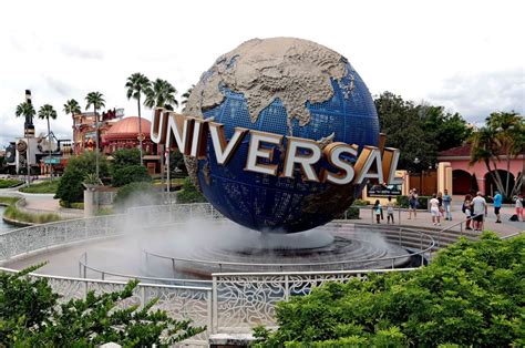 Universal Studios’ Hollywood And Orlando Theme Parks Extend Closures ...