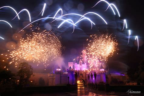 Hong Kong Disneyland | Fireworks display at Hong Kong Disney… | Flickr