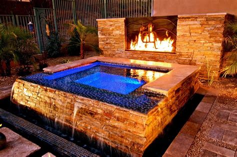 60+ stylish backyard hot tubs decoration ideas (55 | Hot tub outdoor ...