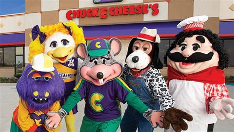 Pizza Mascot Chuck E. Cheese Jumping to Movies and Cartoons - Nerdist