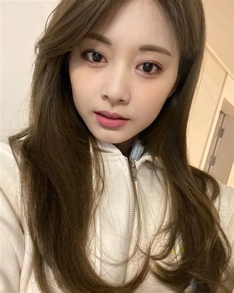 November 12, 2020 TWICE Instagram Update - Tzuyu | Kpopping