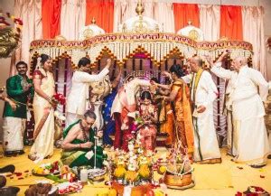 8 Unique Indian Wedding Customs Which You Will Find Nowhere ...