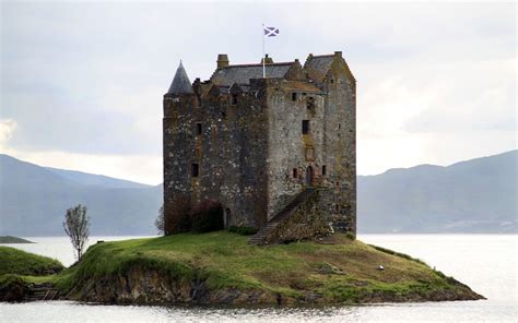 [PHOTOS] Castle Stalker & McCaigs Tower | About Oban