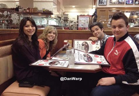 Image - Icarly crew at danwarp.jpg | iCarly Wiki | FANDOM powered by Wikia