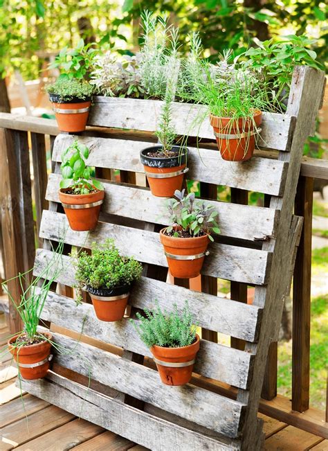 39 Best Creative Garden Container Ideas and Designs for 2017