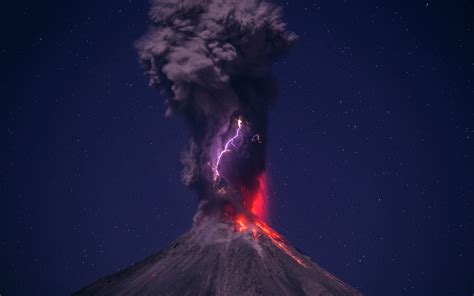 720x1560 Resolution volcano, eruption, lightning 720x1560 Resolution ...