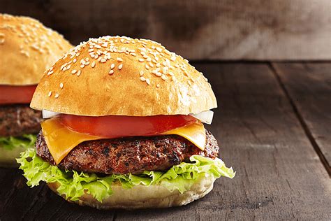 5 (Not-So) Essential Facts for National Cheeseburger Day