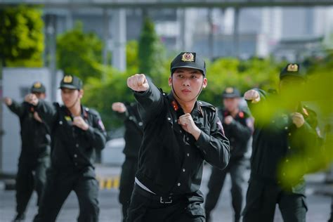 Hình ảnh ấn tượng của Cảnh sát cơ động tập huấn điều lệnh võ thuật dưới ...