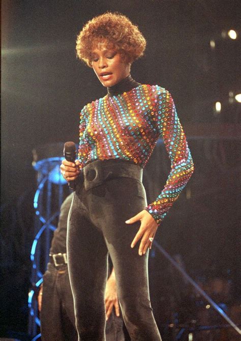 Whitney Houston's '90s Style Is Undeniably Iconic | Whitney houston ...