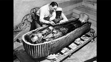 Newly Colorized Images Of 1922 Tutankhamun Tomb Discovery Reveal ...