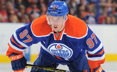 Connor McDavid suffers horrible shoulder injury - TheTrendler