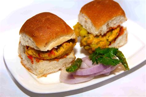 Best Vada Pav In Mumbai : 19 Places You Must Try At least Once | Panda ...