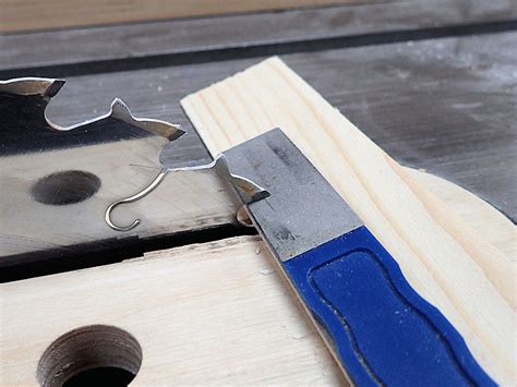 How To Sharpen A Saw Blade - Shop Tricks & Tips - IBUILDIT.CA