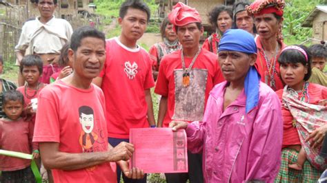 Manobo chief learns to write for his tribe