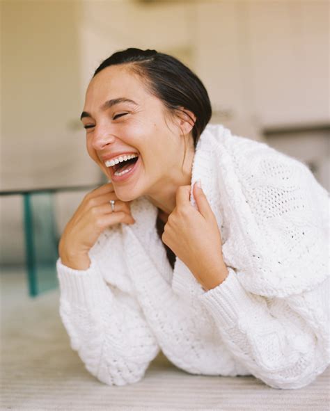 Gal Gadot on Twitter: "Hope your Sunday is as happy as mine 😄 # ...