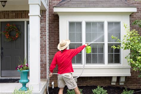 5 Tips for Effective Exterior House Cleaning - Lives On