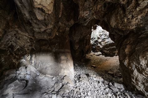 Archaeologists uncover evidence of intentional burial, cave engravings ...