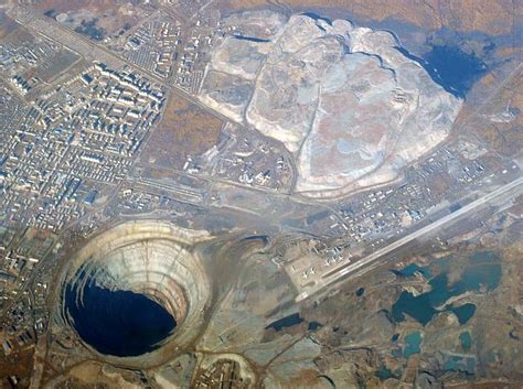 Ingeniería y Computación: Mina de Mirny, una gigantesca excavación ...