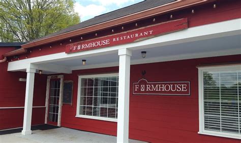 Farmhouse Restaurant | 43 S. Main Street, Newtown CT | 06470