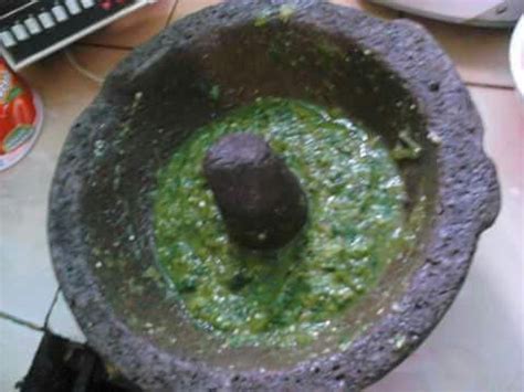 Salsa verde de molcajete | Con Sal y Azucar