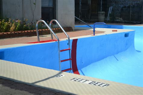 When to Drain a Swimming Pool | Why Not to Drain a Pool