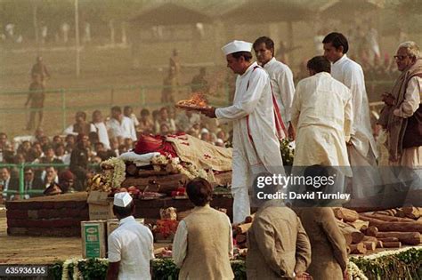 163 Indira Gandhi Funeral Stock Photos, High-Res Pictures, and Images ...