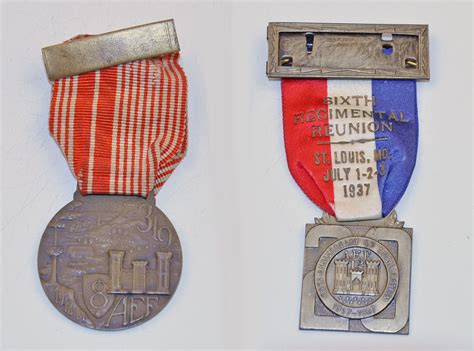 Commemorative veterans ribbons and buttons