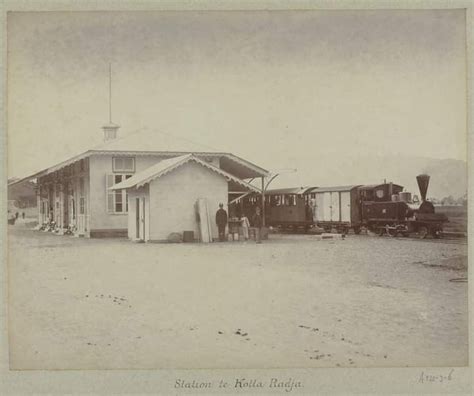 Potret Gedung Stasiun Kereta.api Atjeh Tram di.Kutaradja (Banda Aceh ...