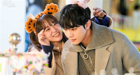 4 of the Best Romantic Comedy K-Dramas From Netflix in 2022