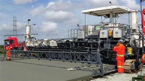 Wirtgen SP 850 Slip Form Paver Rental Service, For Road Construction ...