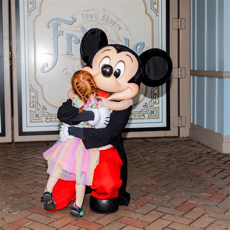 Mickey And Minnie Hug