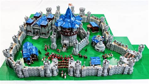 World Of Warcraft LEGO Castle Used Over 55,000 Pieces | Kotaku Australia