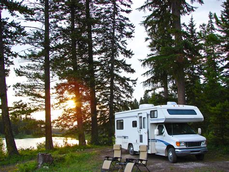 5 Reasons You Should Go Off the Grid With RV Camping