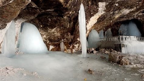 Over 1 lakh pilgrims pay obeisance at Amarnath holy shrine in first 10 ...