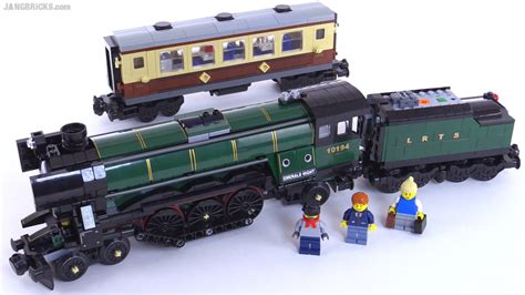 LEGO Emerald Night train from 2009 reviewed! set 10194